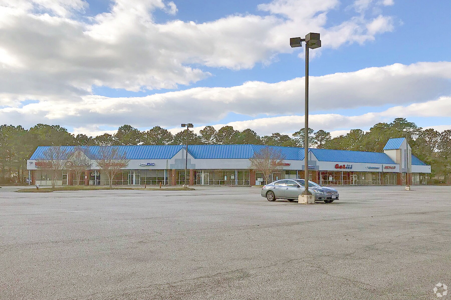 10143 Jefferson Ave, Newport News, VA à louer Photo principale– Image 1 sur 5
