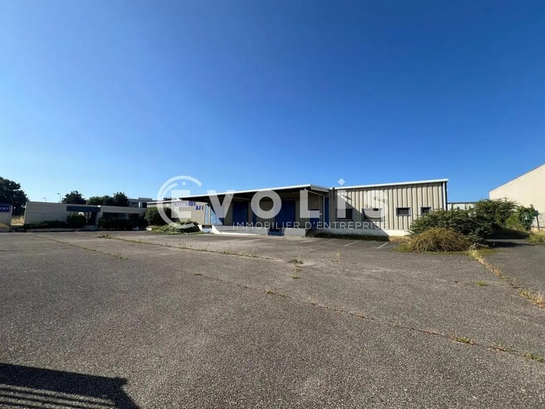Local d’activités dans Saint-Quentin-Fallavier à louer - Photo de l’immeuble – Image 1 sur 15