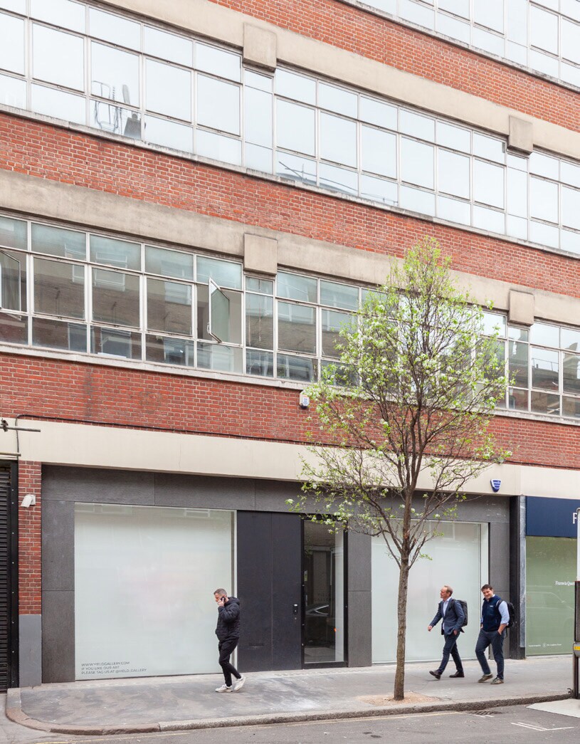 56-57 Eastcastle St, Londres à louer Photo de l’immeuble– Image 1 sur 11