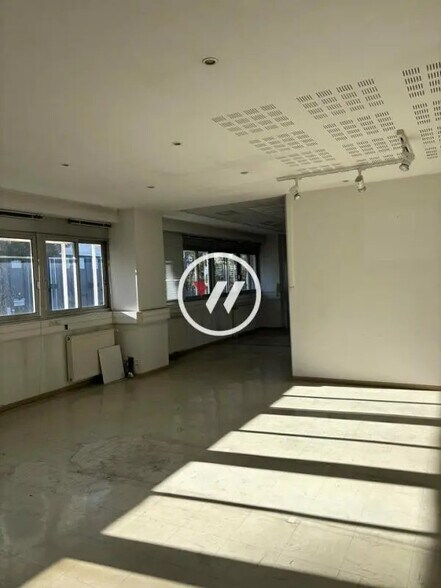 Local d’activités dans Vitrolles à louer - Photo intérieure – Image 3 sur 6