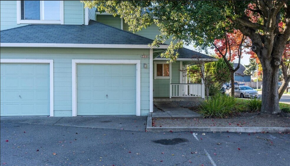 2304 Donahue Ave, Santa Rosa, CA à vendre - Photo de l’immeuble – Image 2 sur 20