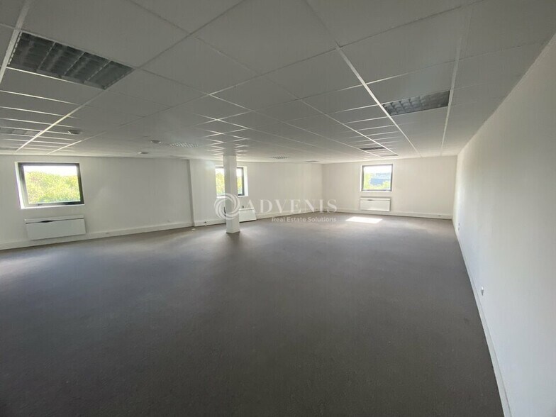 20 Avenue Des 3 Peuples, Montigny-le-Bretonneux à louer - Photo intérieure – Image 3 sur 6