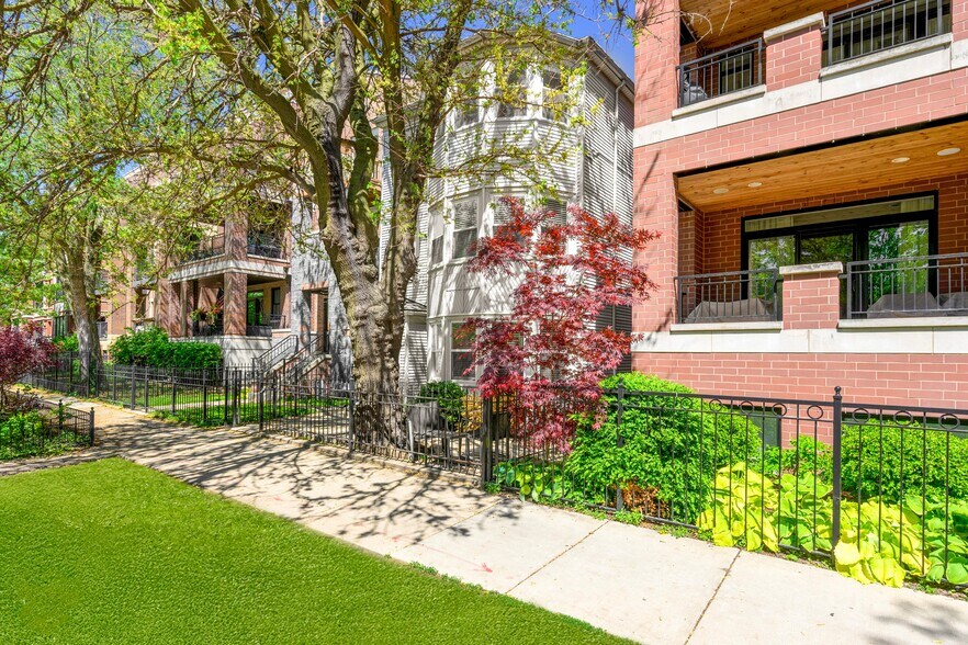 3317 N Seminary Ave, Chicago, IL à vendre - Photo de l’immeuble – Image 3 sur 14