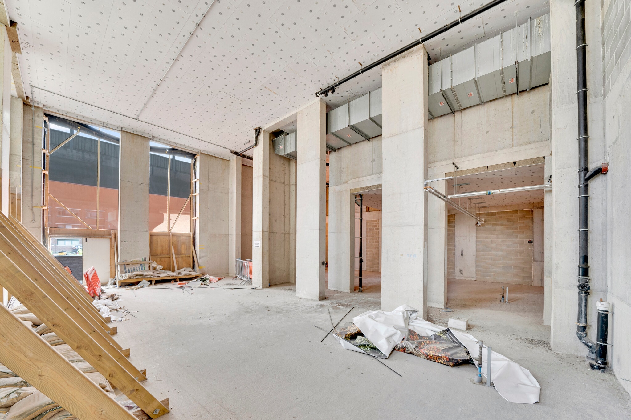 North Woolwich Road, Londres à louer Photo de l’immeuble– Image 1 sur 3