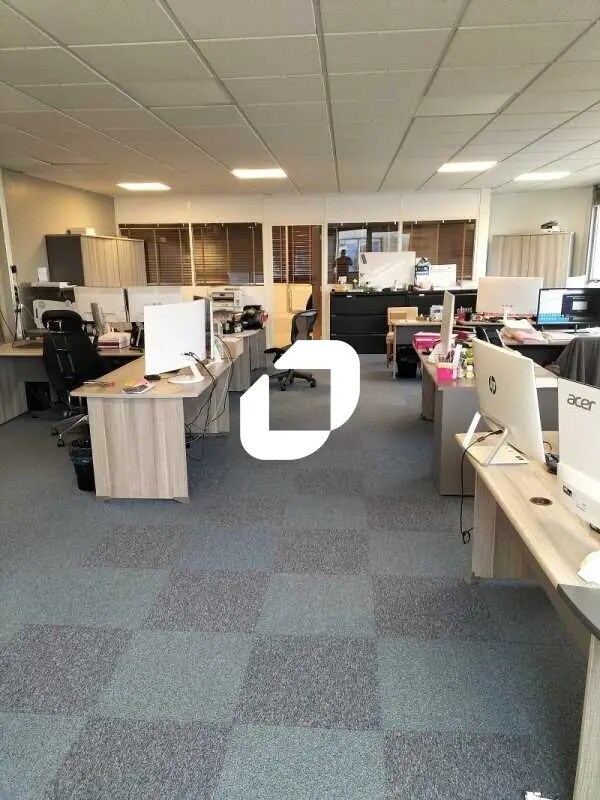 Bureau dans Nanterre à louer Photo de l’immeuble– Image 1 sur 5