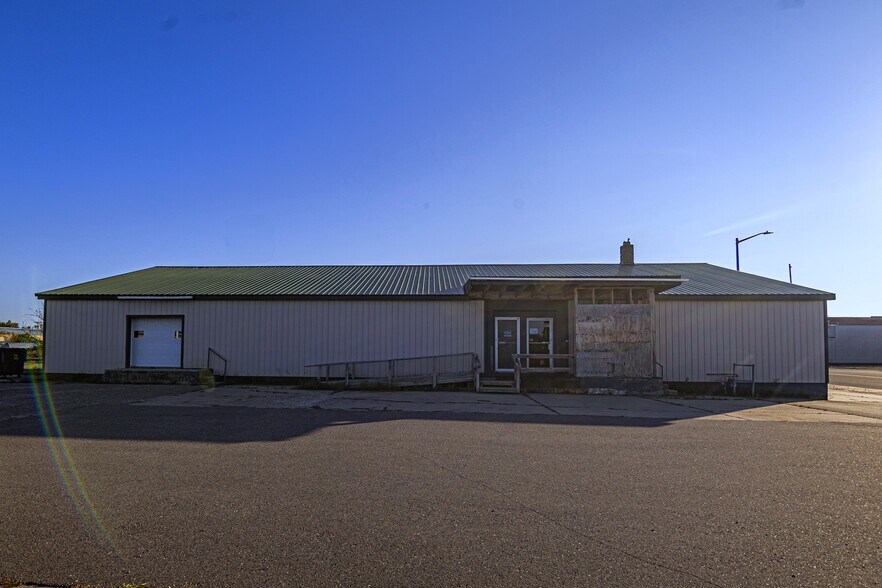 105 Ash Ave NE, Wadena, MN à vendre - Photo de l’immeuble – Image 1 sur 25