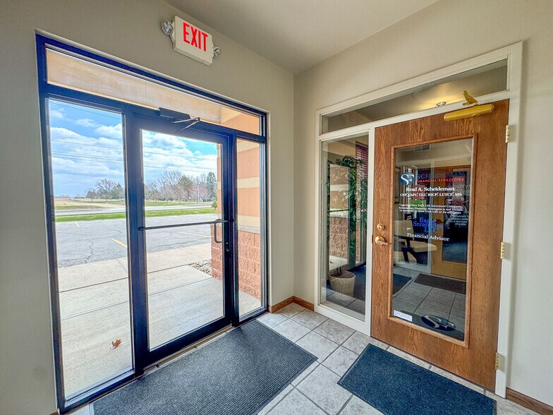 808 4th St NE, Hampton, IA à vendre - Photo de l’immeuble – Image 3 sur 48