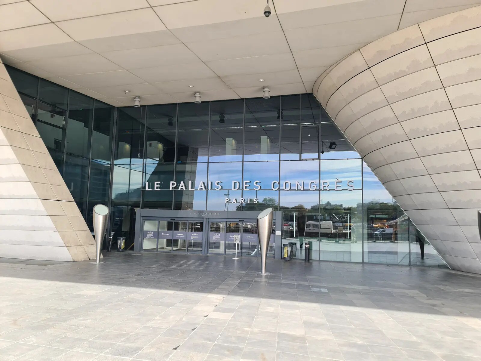 Local commercial dans Paris à louer Photo de l’immeuble– Image 1 sur 3