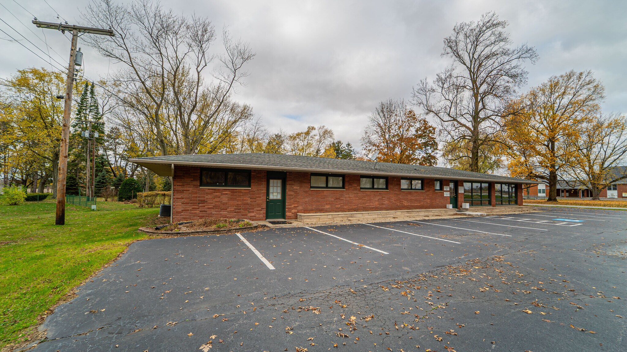 705 N Main St, Kouts, IN à vendre Photo principale– Image 1 sur 13