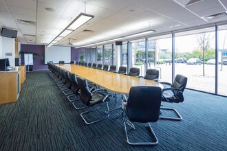 1 Seebeck Pl, Milton Keynes à louer Photo intérieure– Image 2 sur 7