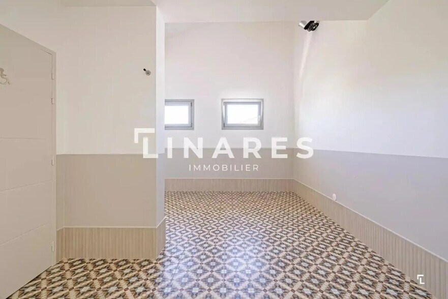 Bureau dans Marseille à louer - Photo de l’immeuble – Image 3 sur 9