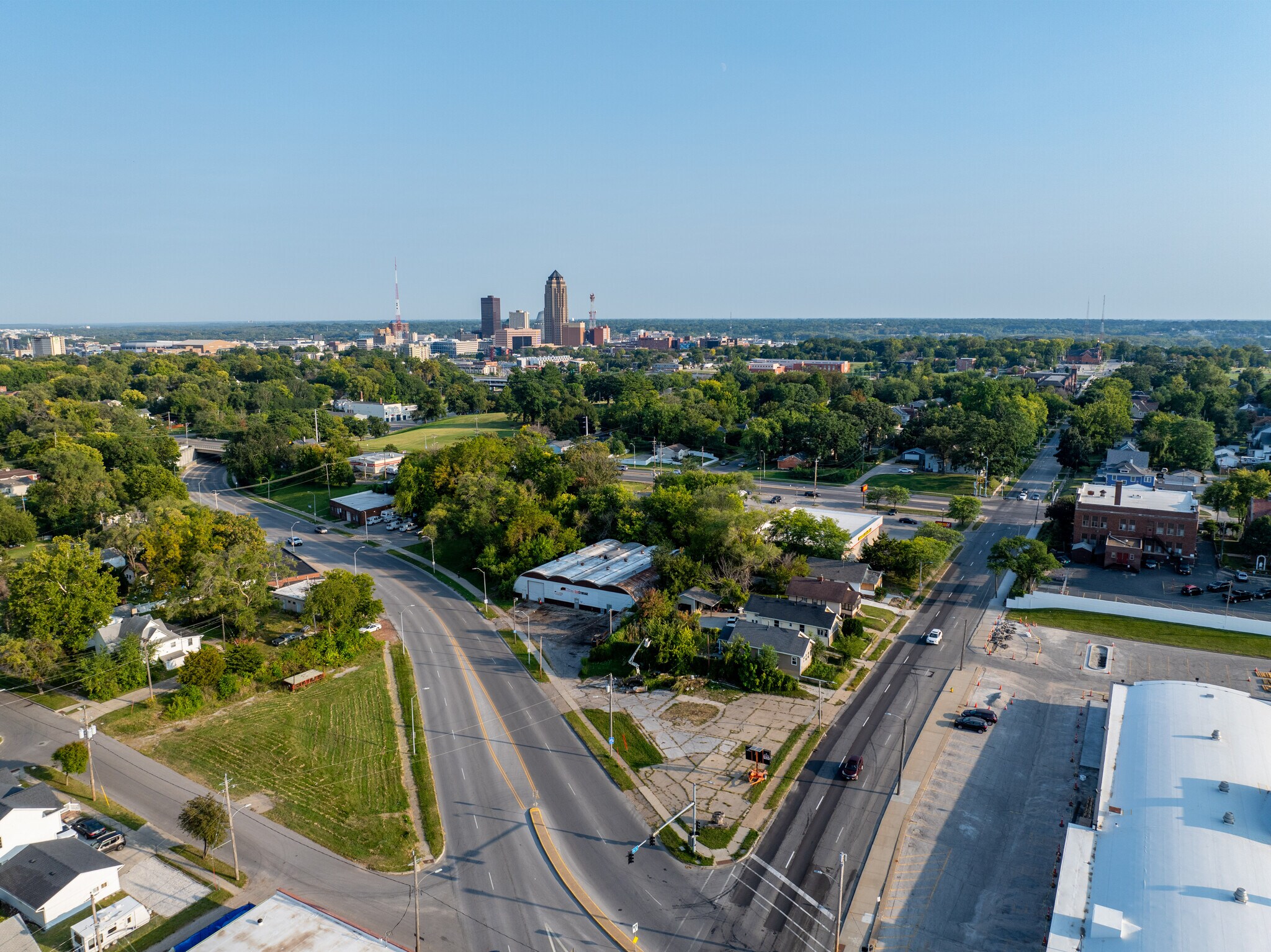 1800 Keosauqua Way, Des Moines, IA 50314 portefeuille de 2 biens à vendre sur LoopNet.fr Aérien– Image 1 sur 7