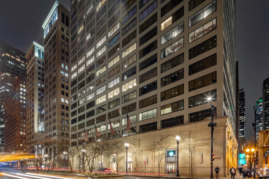 180 N LaSalle St, Chicago, IL à louer - Photo de l’immeuble – Image 2 sur 10