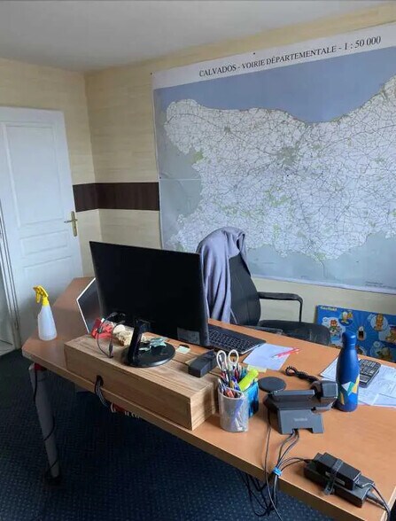 Local d’activités dans BRETTEVILLE-SUR-ODON à louer - Photo de l’immeuble – Image 3 sur 5