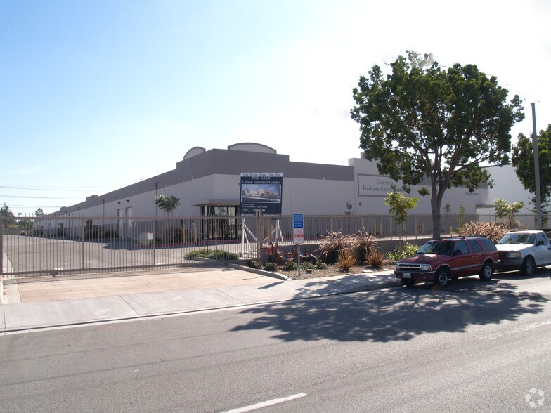 16820-16900 S Main St, Gardena, CA à louer - Photo de l’immeuble – Image 2 sur 28