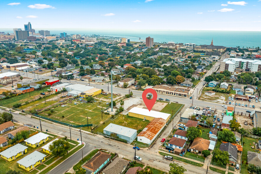 917 S Staples St, Corpus Christi, TX à vendre - Photo de l’immeuble – Image 2 sur 9