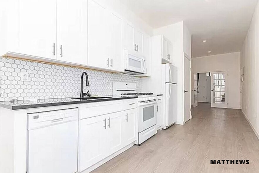 1511 DeKalb Ave, Brooklyn, NY à vendre - Photo de l’immeuble – Image 2 sur 5