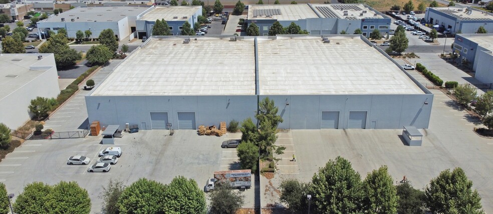 29395 Hunco Way, Lake Elsinore, CA à louer - Photo de l’immeuble – Image 3 sur 3