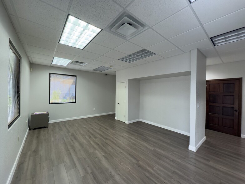 8420 Greenbrier, San Antonio, TX à louer - Hall d’entrée – Image 3 sur 8