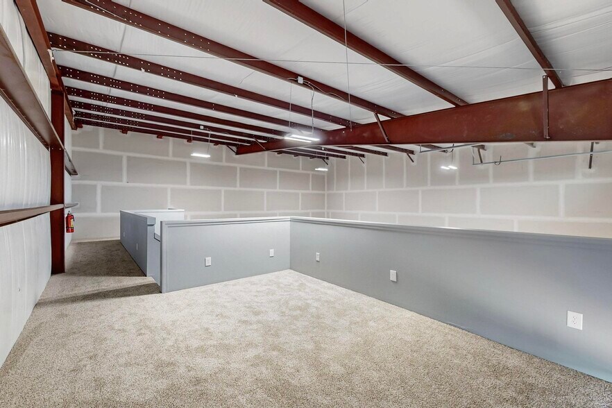 13053 Harmon Rd, Fort Worth, TX à louer - Photo principale – Image 1 sur 9