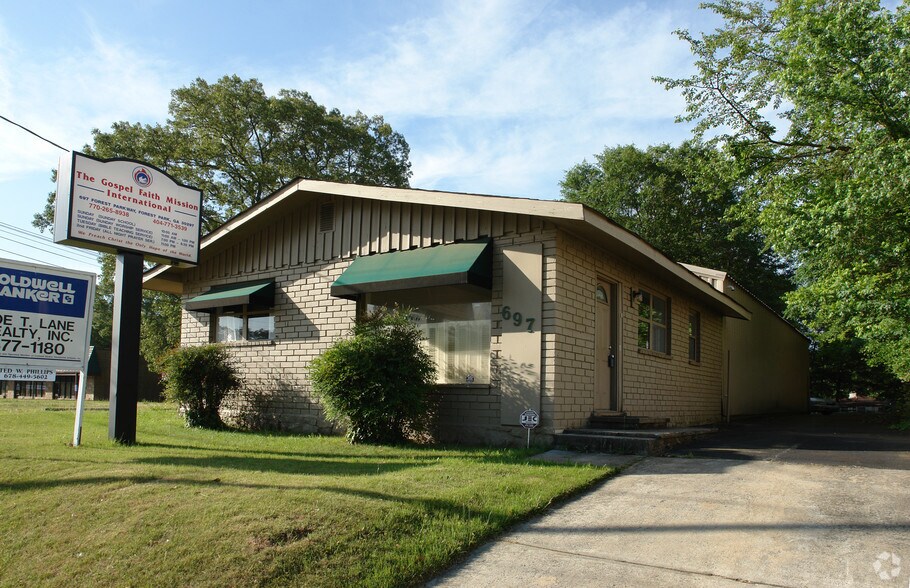 697 Forest Pky, Forest Park, GA à vendre - Photo de l’immeuble – Image 2 sur 4