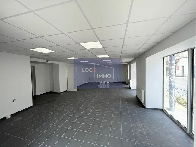 Plus de détails pour Local commercial à vendre