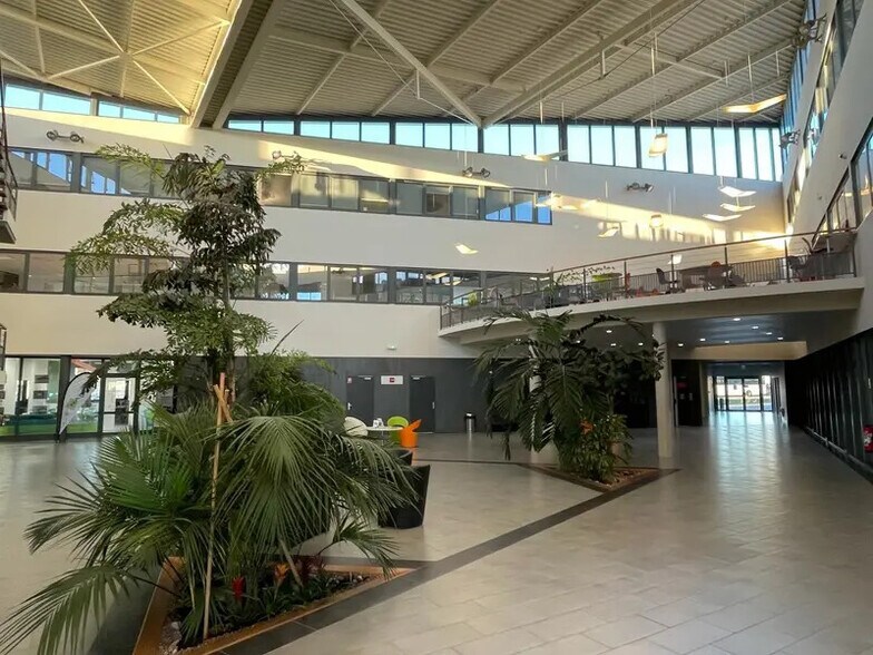 509 Contre Allee Route De Neufchatel, Isneauville à louer - Hall d’entrée – Image 3 sur 24
