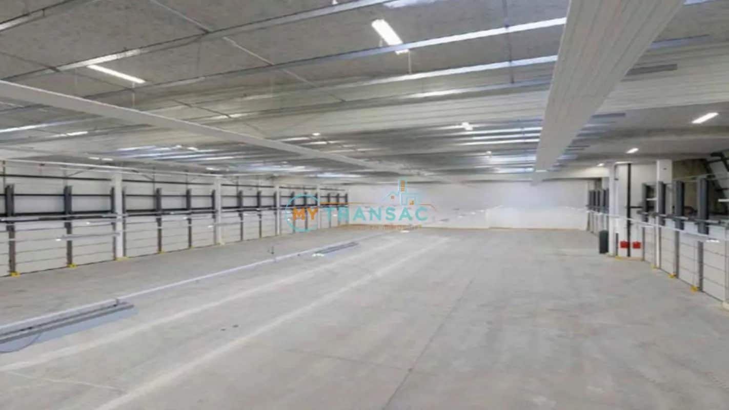 Local d’activités dans Le Blanc-Mesnil à louer Photo de l’immeuble– Image 1 sur 3