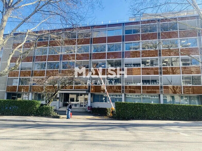 Bureau dans Villeurbanne à louer - Photo de l’immeuble – Image 2 sur 15