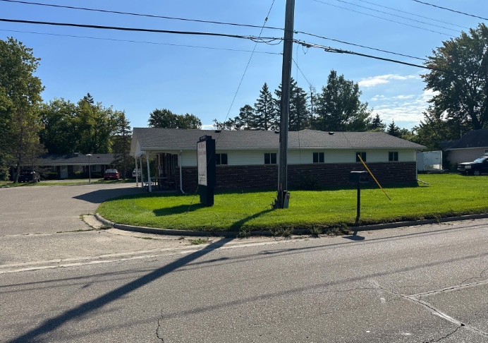 8434 N Saginaw Rd, Mount Morris, MI à vendre - Photo de l’immeuble – Image 2 sur 5