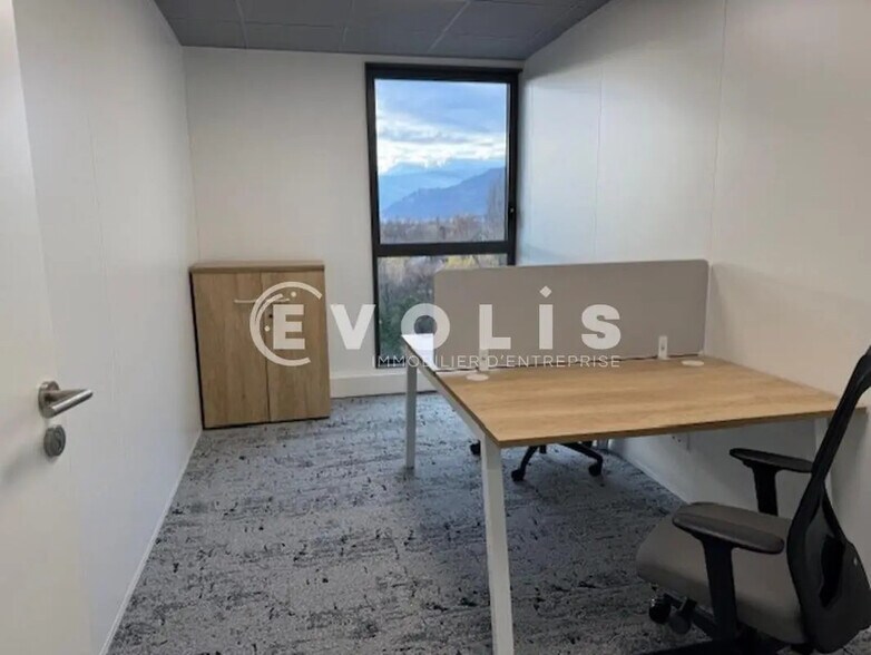 Bureau dans Meylan à louer - Photo de l’immeuble – Image 3 sur 12