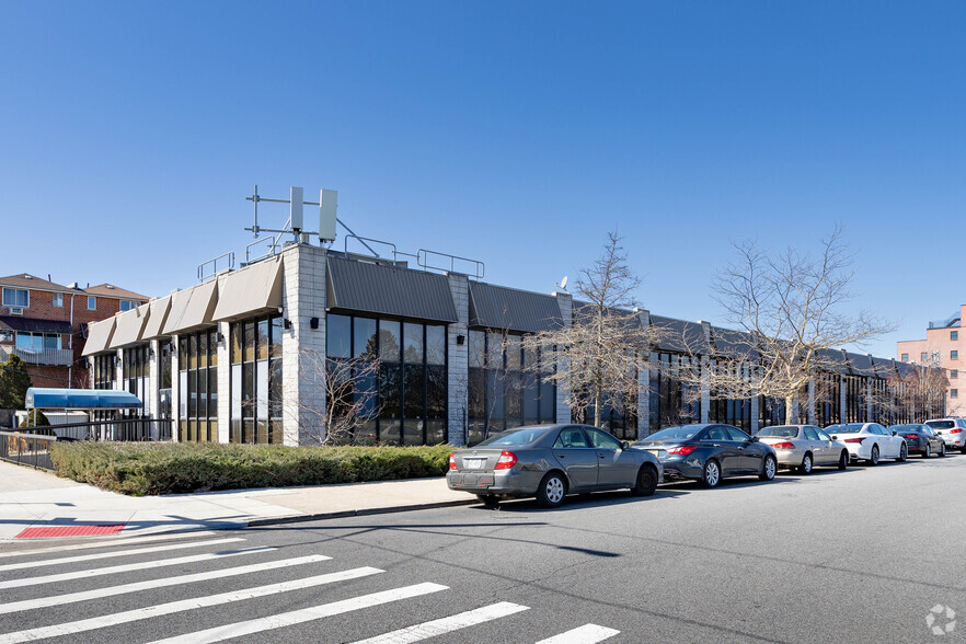 2270 Kimball St, Brooklyn, NY à vendre - Photo de l’immeuble – Image 2 sur 9
