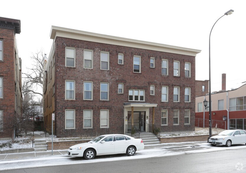1907 Lyndale Ave S, Minneapolis, MN à vendre - Photo de l’immeuble – Image 3 sur 4