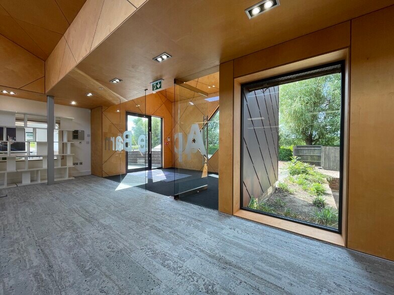 Hythe Rd, Smeeth à louer - Photo de l’immeuble – Image 3 sur 18