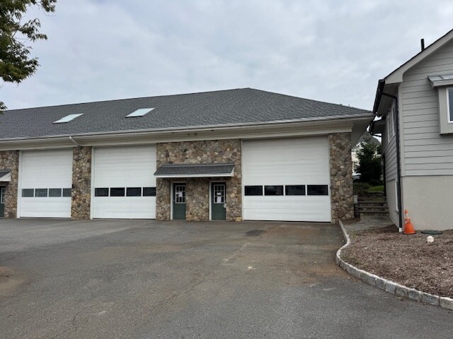 26 Bogert St, Closter, NJ à louer - Photo de l’immeuble – Image 2 sur 2