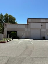 3502 Mars Way, Tracy, CA à louer Photo de l’immeuble– Image 2 sur 2