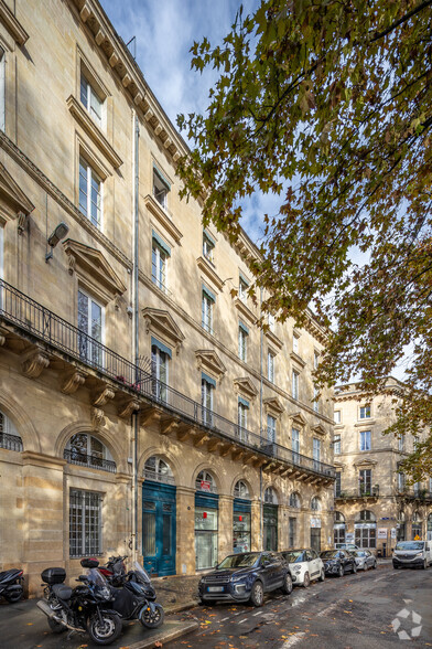 Bureau dans Bordeaux à louer - Photo de l’immeuble – Image 2 sur 2