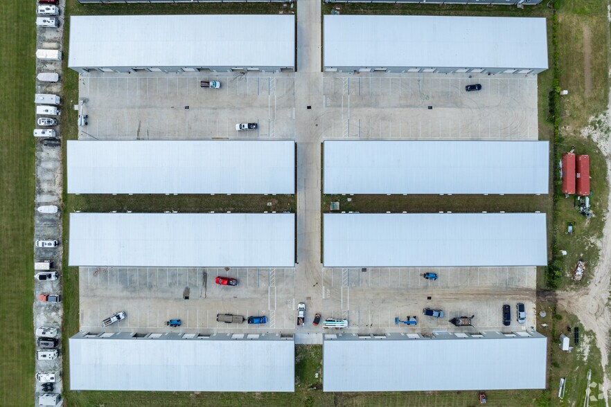 4061 Thomas St, Oxford, FL à louer - Photo de l’immeuble – Image 3 sur 27