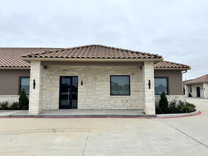8525 N Sam Houston Pkwy E, Humble, TX à louer Photo de l’immeuble– Image 1 sur 20