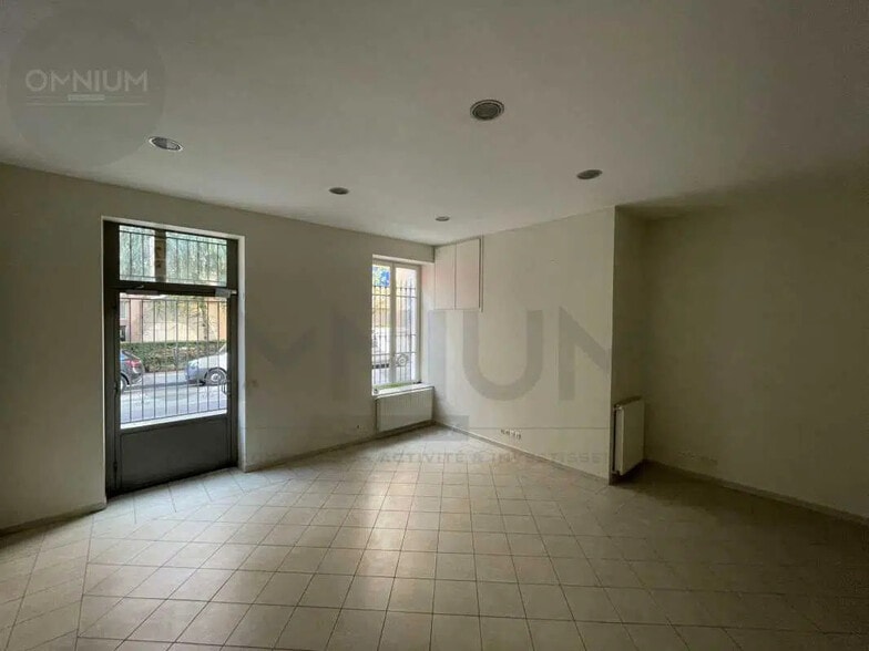 Bureau dans Lyon à louer - Photo de l’immeuble – Image 2 sur 9