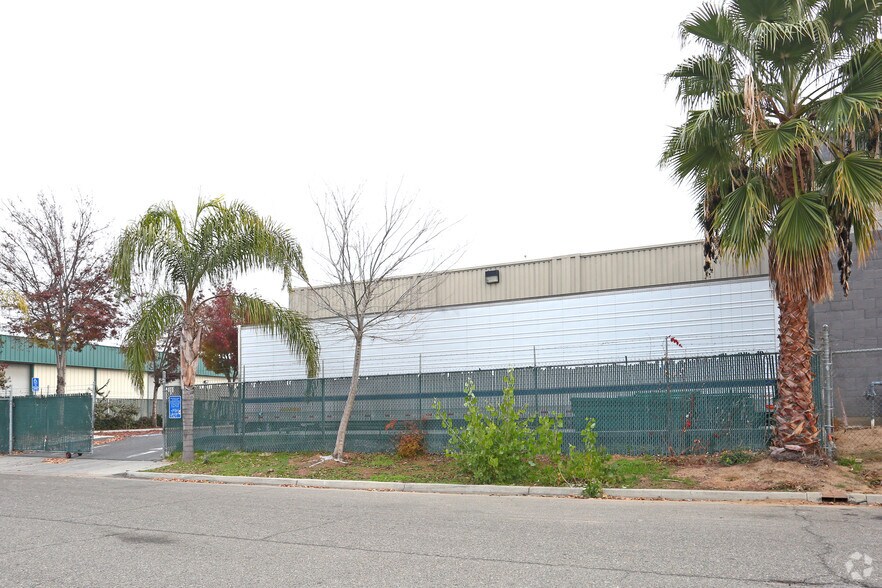 2152 N Briarwood Ave, Fresno, CA à vendre - Photo de l’immeuble – Image 3 sur 38
