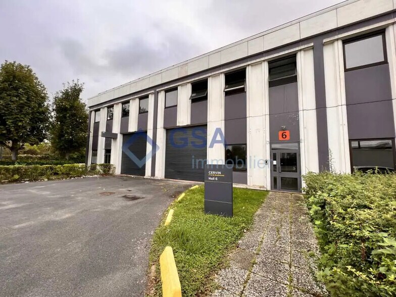 Local d’activités dans Lisses à louer - Photo de l’immeuble – Image 1 sur 7