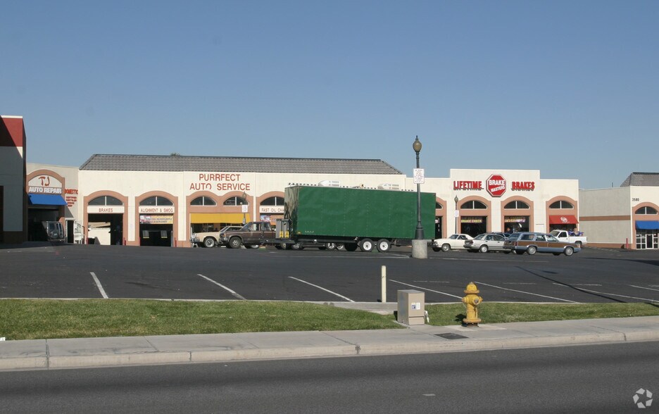 3540 E Tropicana Ave, Las Vegas, NV à vendre - Photo de l’immeuble – Image 3 sur 31
