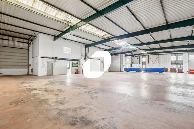 Plus de détails pour Bureau, Industriel/Logistique à louer