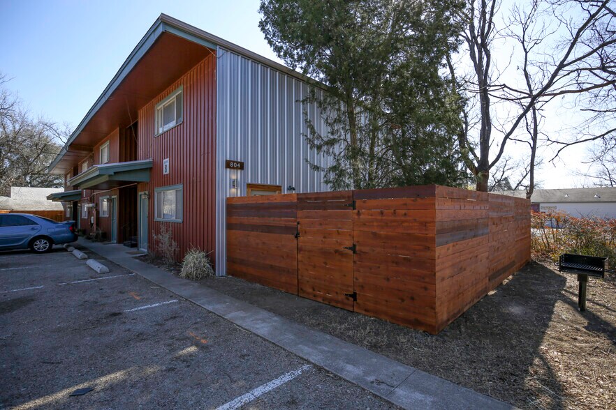 810 Locust Street, Denton, TX à vendre - Photo principale – Image 1 sur 1