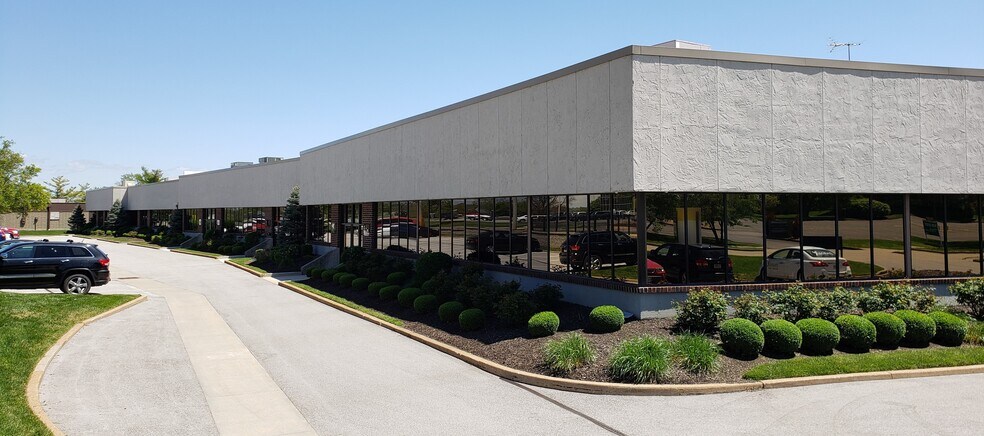 12140-12166 Lackland Rd, Saint Louis, MO à louer - Photo de l’immeuble – Image 2 sur 6