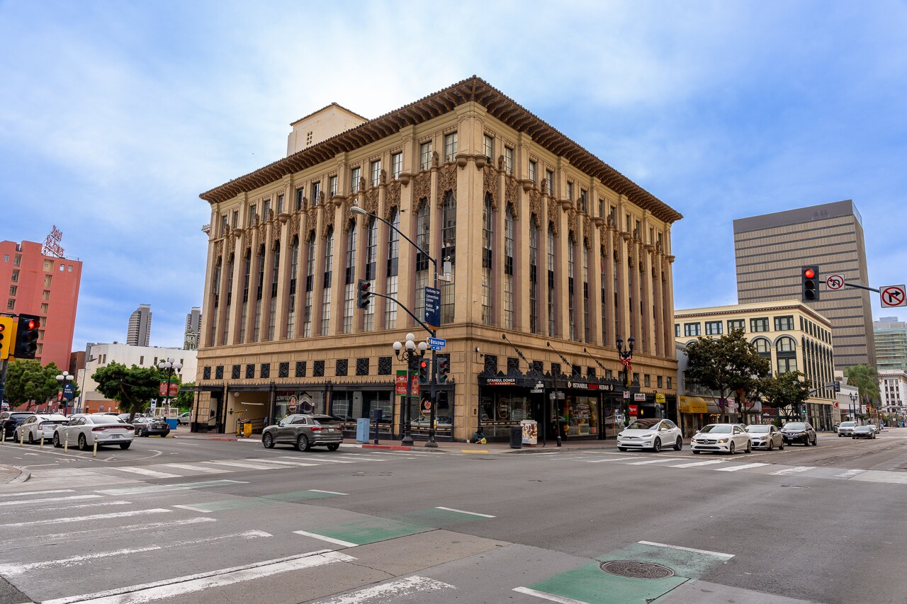 950 6th Ave, San Diego, CA à vendre Photo principale– Image 1 sur 43