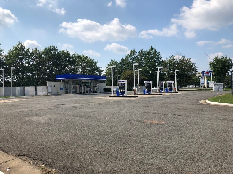 8250 Sudley Rd, Manassas, VA à louer - Photo de l’immeuble – Image 2 sur 4