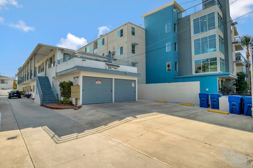 10814-10818 Blix St, West Toluca Lake, CA à vendre - Photo de l’immeuble – Image 2 sur 20