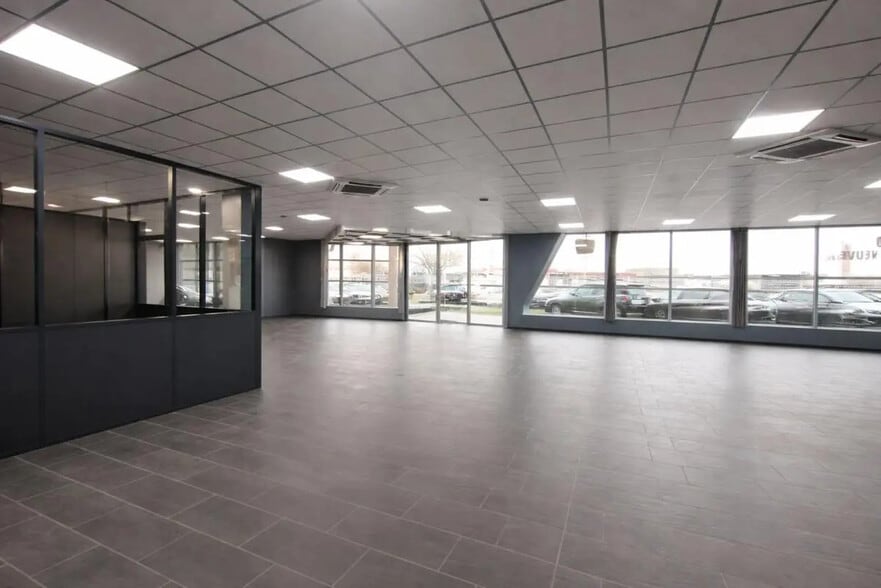 Local commercial dans Seysses à louer - Photo intérieure – Image 2 sur 8